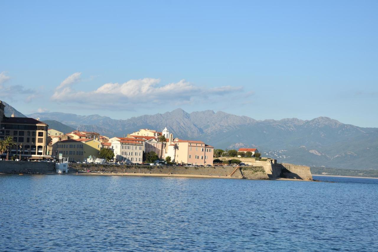 Magnifique Appartement Avec Balcon Vue Mer A L'Entree D'Ajaccio Ajaccio  Exterior foto